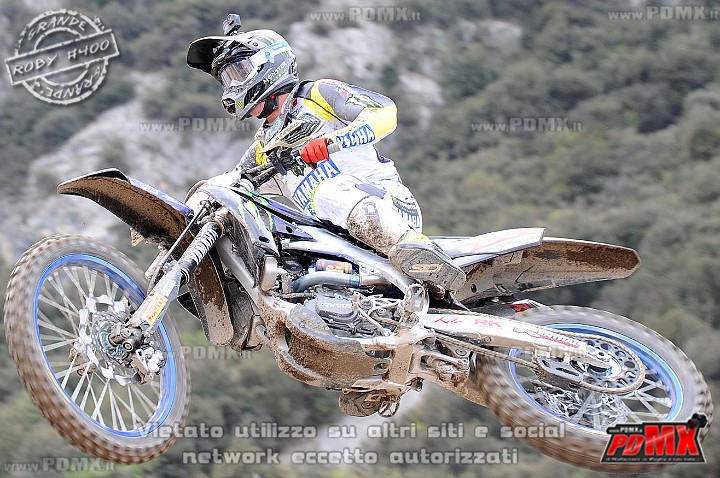 ROB_2080 (Copy).jpg